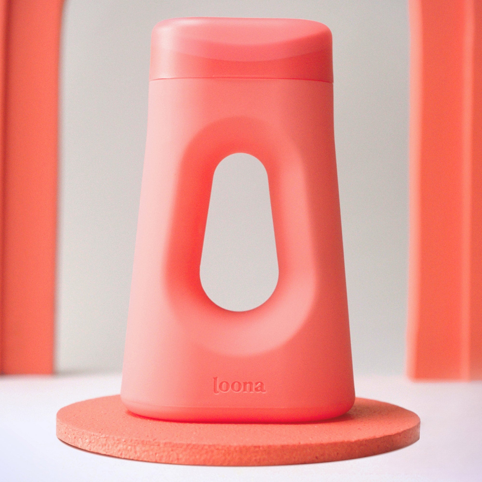 Female Urinal The Loona 30 oz. With Closure Single Patient Use,Packaging Type- Each