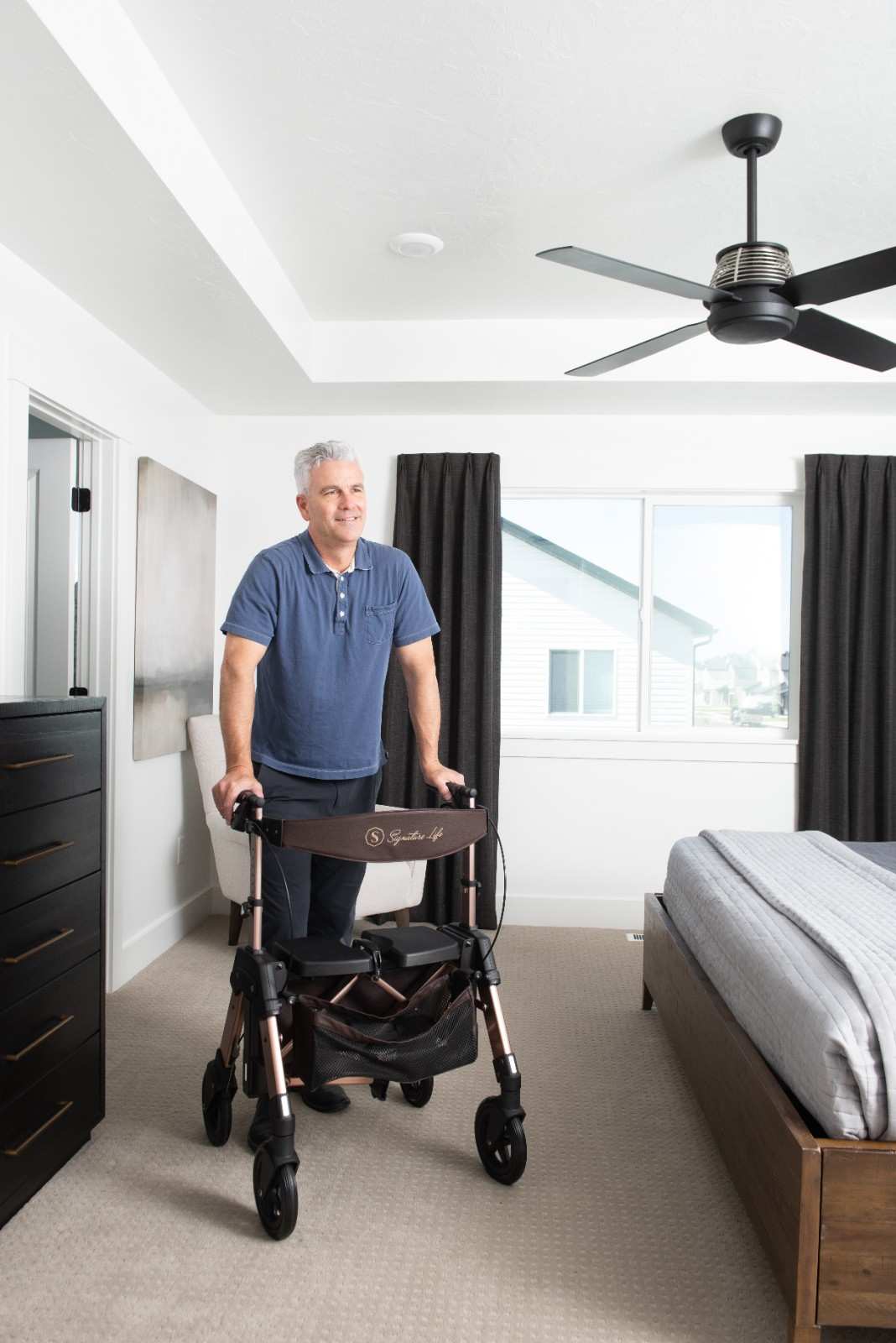 Elite Travel Rollator HD - Lightweight, portable walker with adjustable height, durable frame, and easy-to-use brakes for enhanced mobility and comfort. Perfect for on-the-go support!