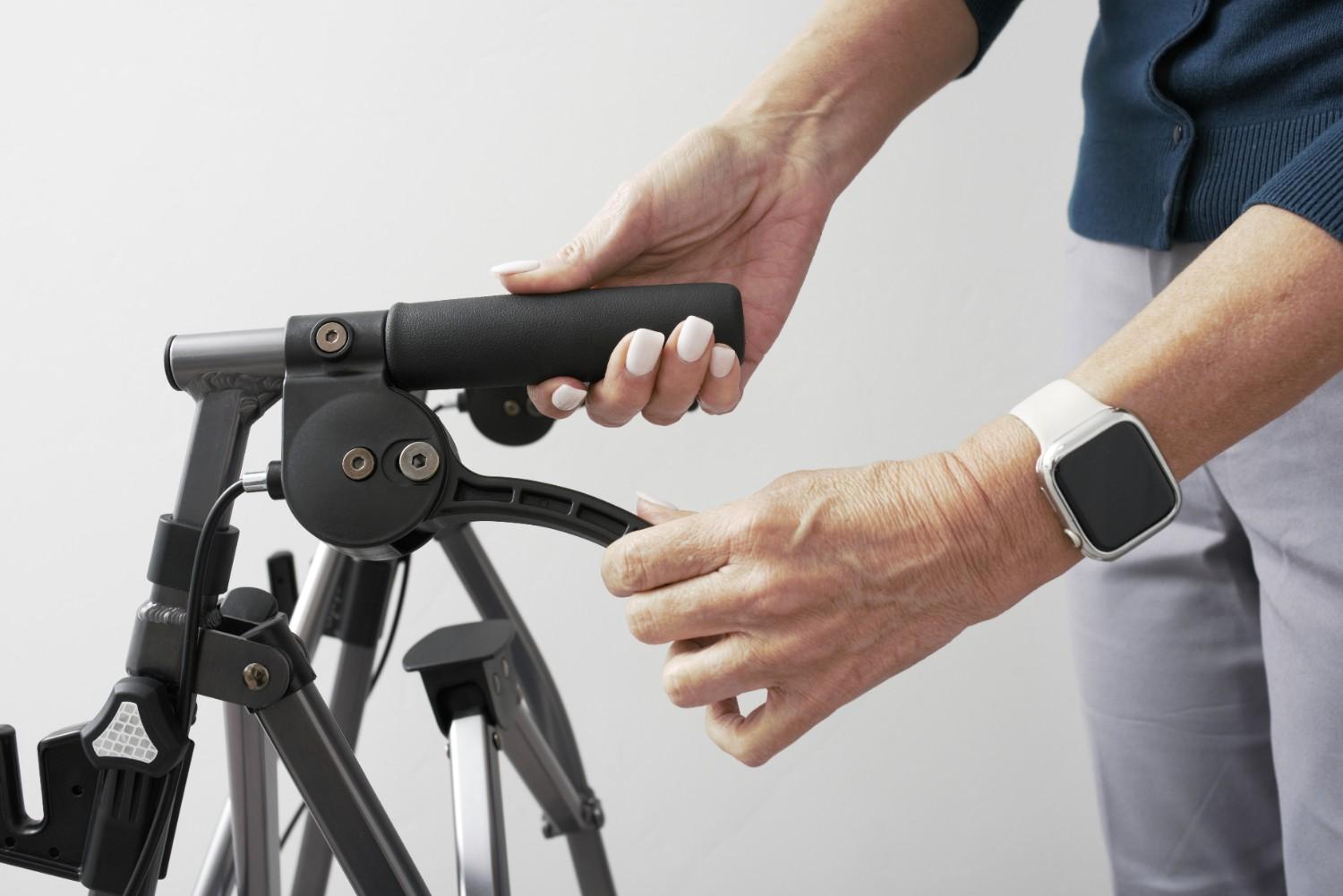 Wonder Indoor Rollator - Lightweight & Compact Mobility Aid for Easy Navigation at Home. Enjoy Enhanced Stability & Comfort with Ergonomic Design.