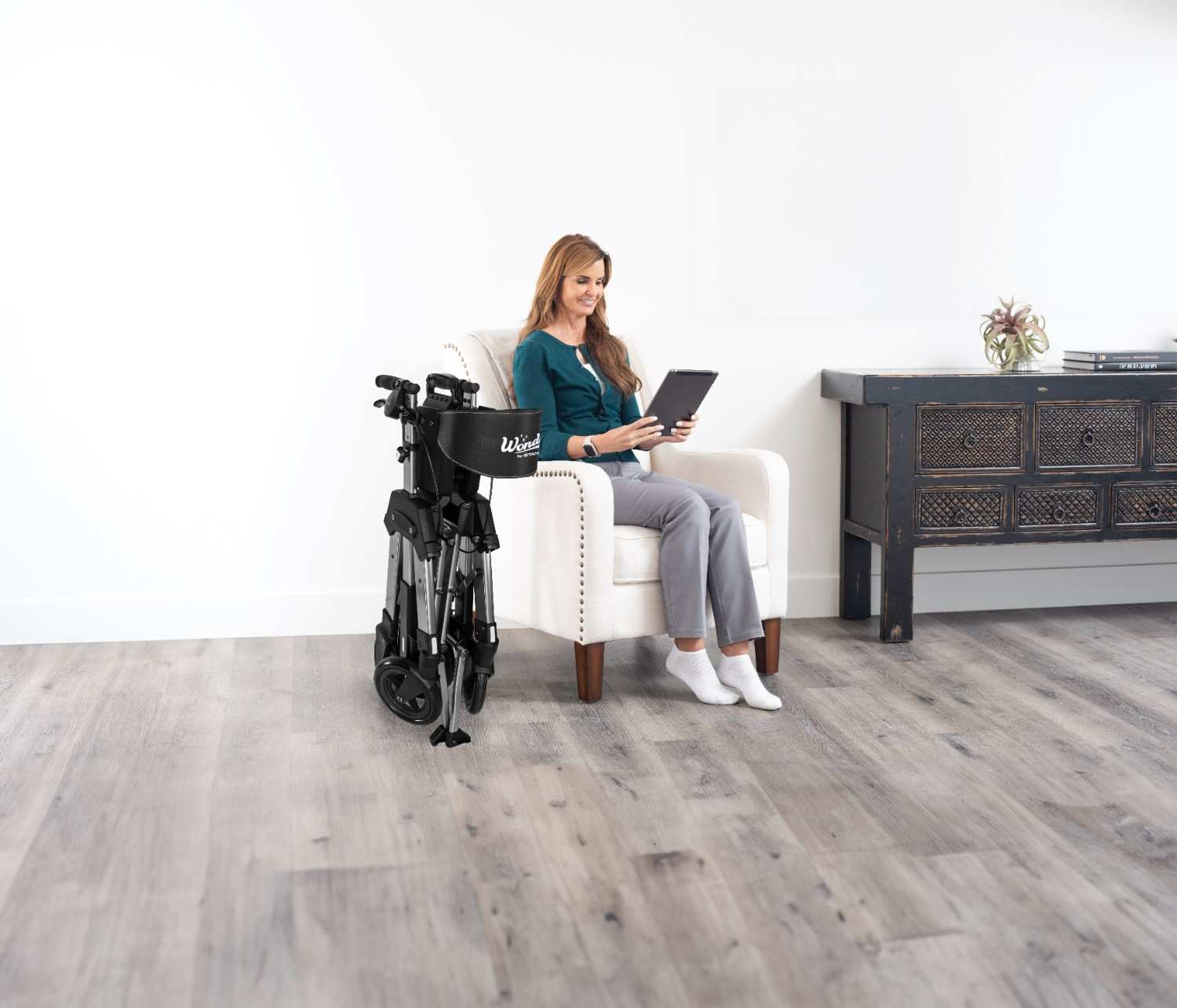 Wonder Rollator HD - Heavy-Duty, Lightweight Mobility Aid for Enhanced Stability & Comfort. Perfect for Seniors & Those with Limited Mobility.