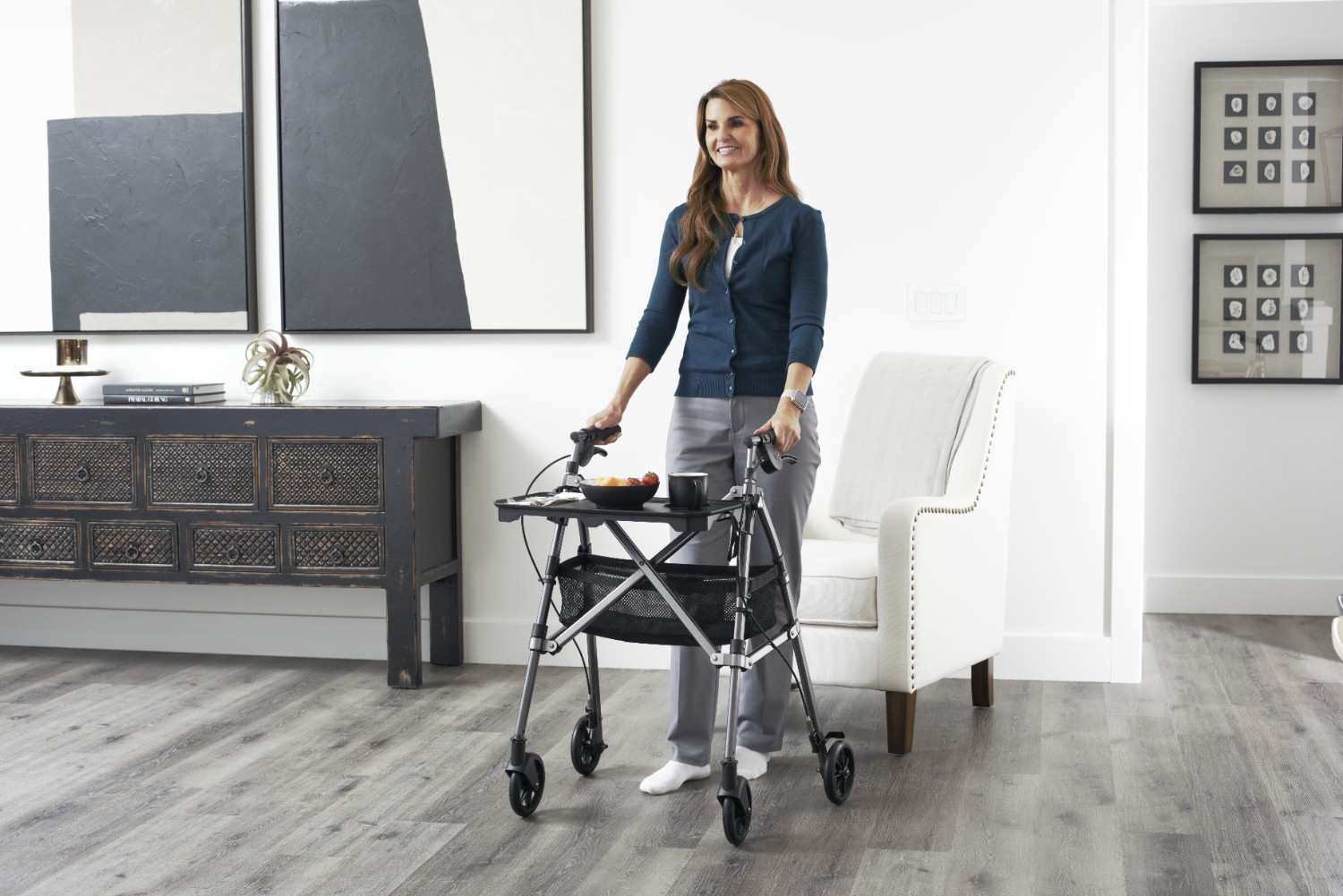 Wonder Indoor Rollator - Lightweight & Compact Mobility Aid for Easy Navigation at Home. Enjoy Enhanced Stability & Comfort with Ergonomic Design.