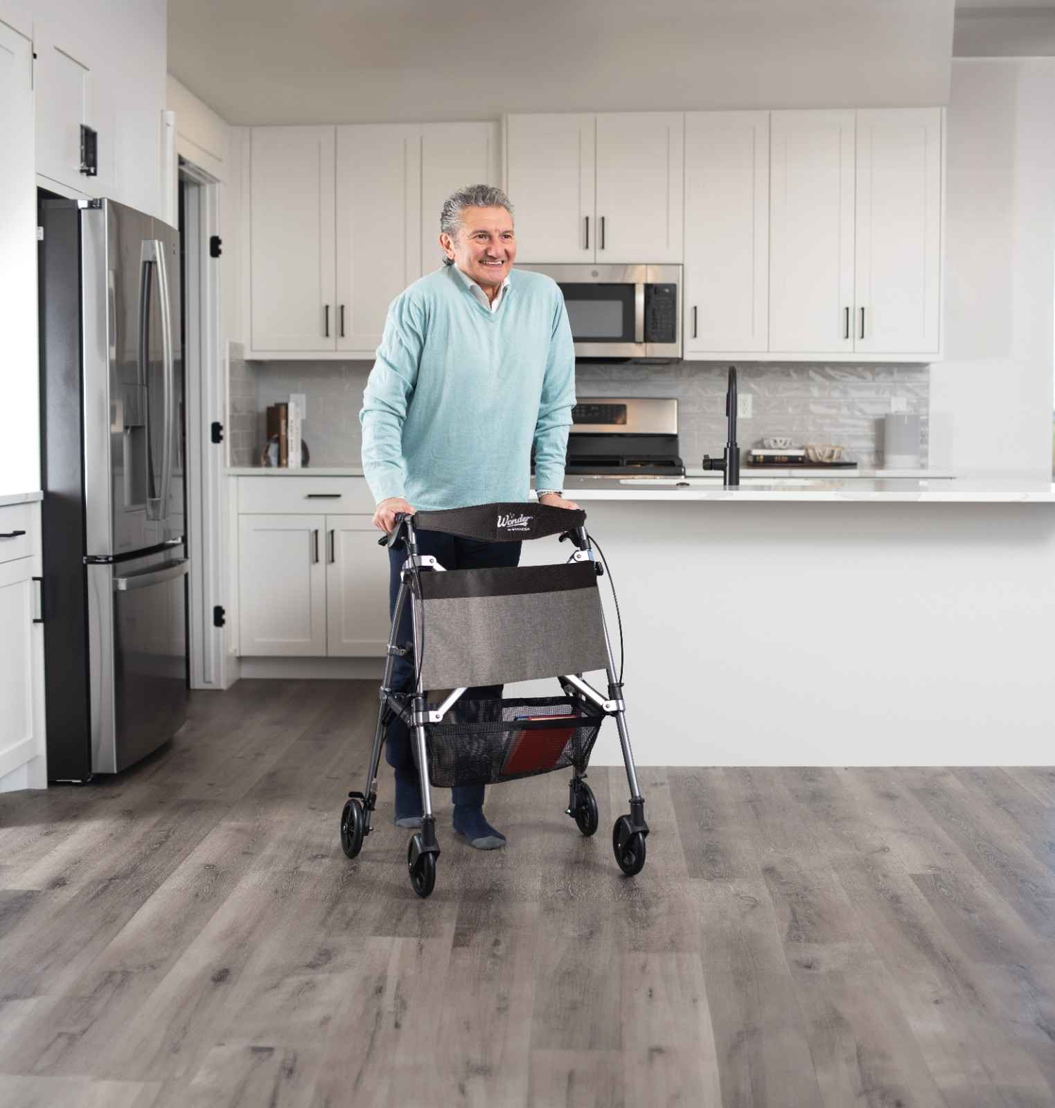 Wonder Rollator Plus - Lightweight, Durable Walker with 4 Wheels, Adjustable Handle Height, and Easy-Folding Design for Enhanced Mobility and Comfort.