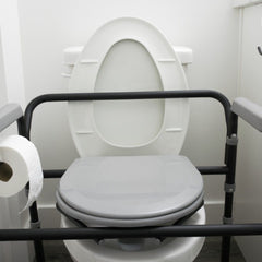 Universal Bedside Commode - Portable, Adjustable, and Easy-to-Clean Toilet Solution for Seniors and Mobility Impaired. Perfect for Comfort and Convenience.