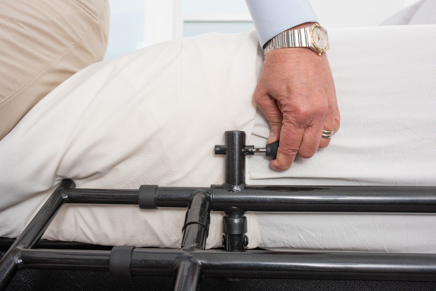 Wonder Pivot Bed Rail Tall - Secure and Adjustable Safety Rail for Beds, Perfect for Adults and Kids, Easy to Install, Enhances Sleep Safety and Independence.