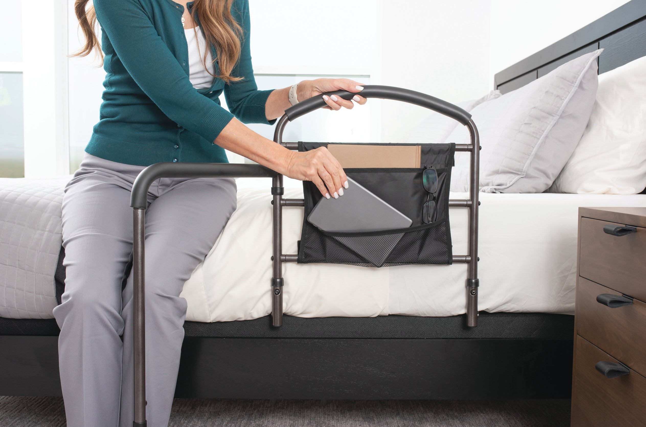 Wonder Mobility Rail - Durable, lightweight mobility aid for enhanced stability and safety. Ideal for effortless navigation in your home or outdoors.