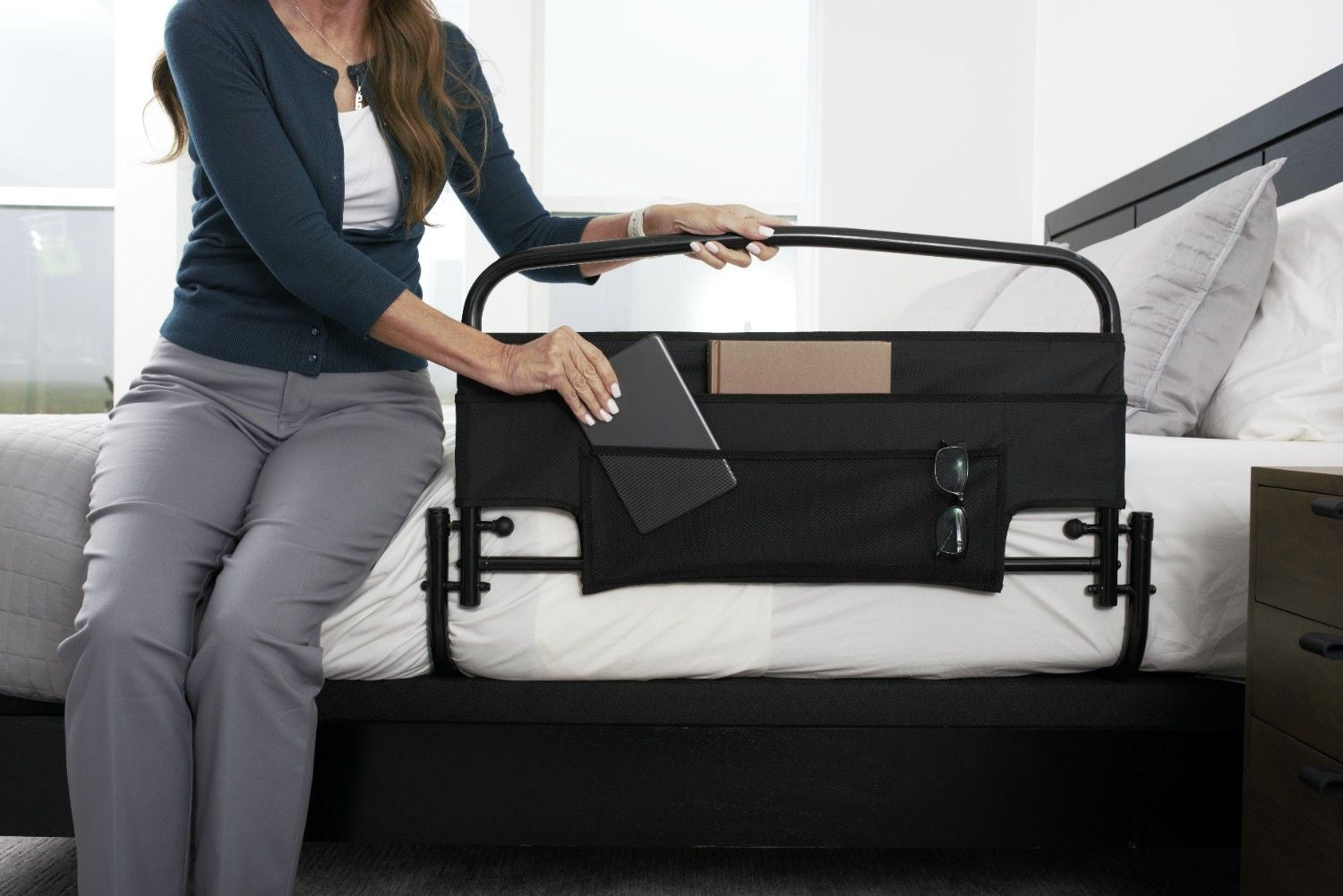 30" Safety Bed Rail with Padded Pouch - Enhance Safety and Comfort for Kids and Adults, Perfect for Preventing Falls and Easy to Install.