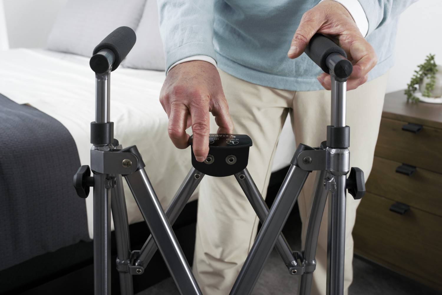 **Wonder Walker Plus - Lightweight and Durable Walking Aid for Enhanced Mobility | Ergonomic Design for Comfort and Stability**