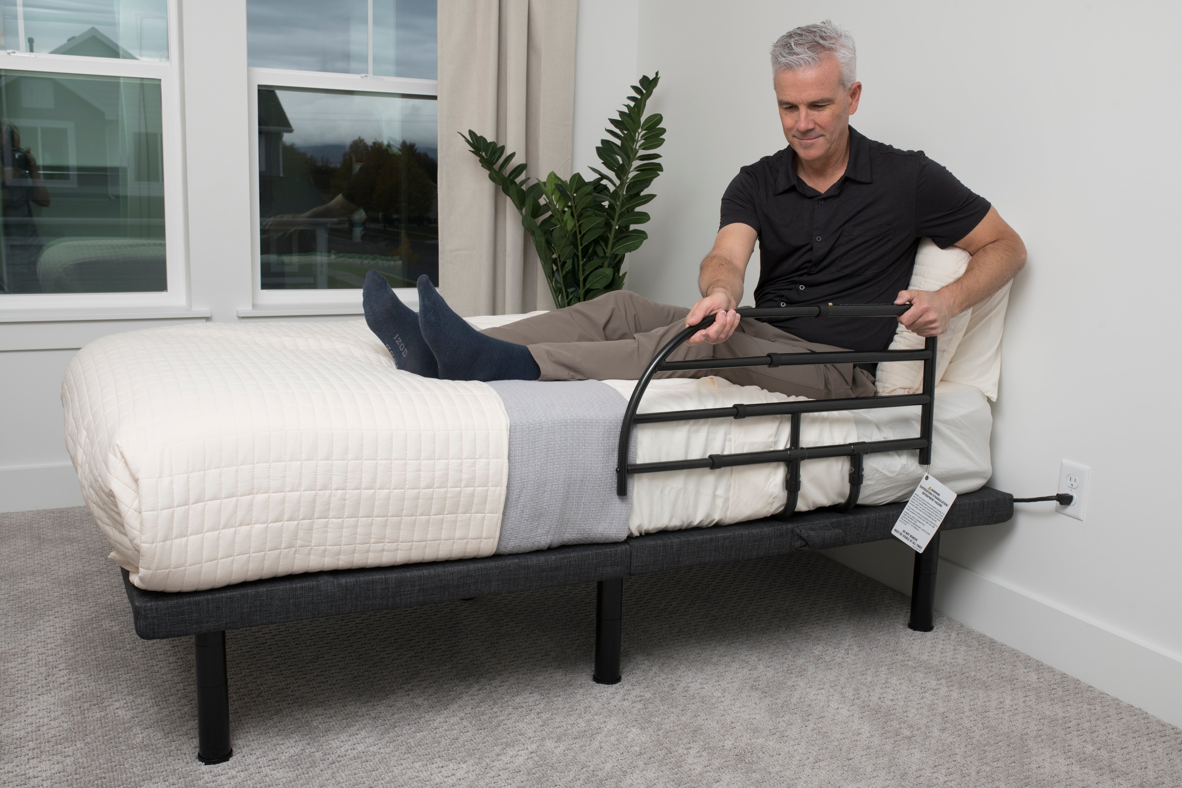 Wonder Bed Rail for Adjustable Beds - Enhance safety and support with this sturdy, adjustable bed rail. Perfect for seniors and those with mobility challenges.