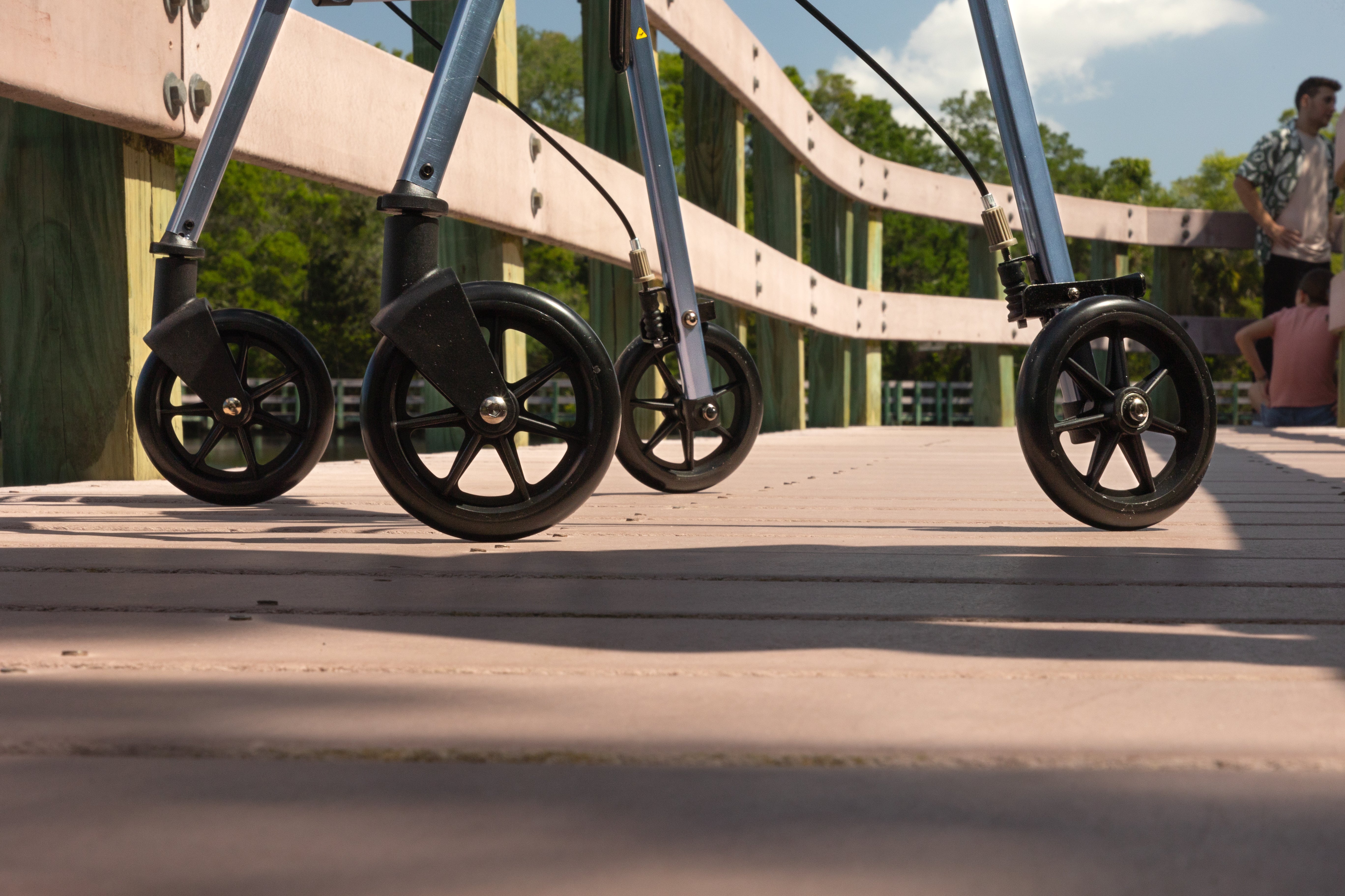 Wonder Rollator Plus Micro - Lightweight Mobility Aid with Ergonomic Design for Enhanced Stability and Comfort. Perfect for Seniors and Active Lifestyles!