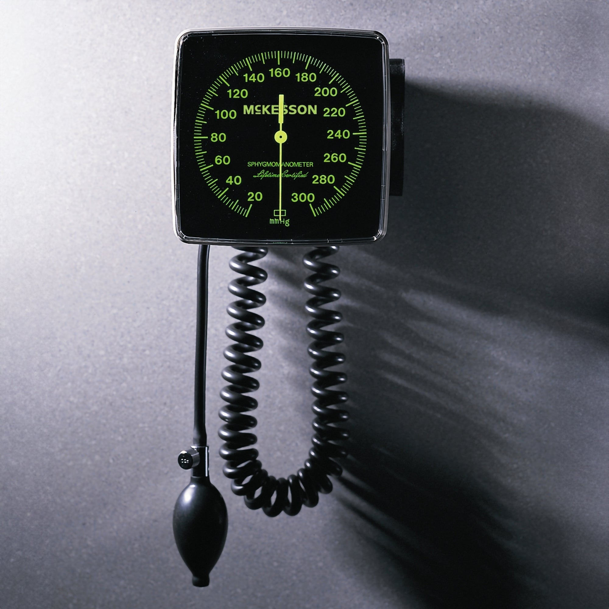 aneroid sphygmomanometer unit mckesson lumeon adult cuff nylon cuff 23 40 cm wall mount packaging type box