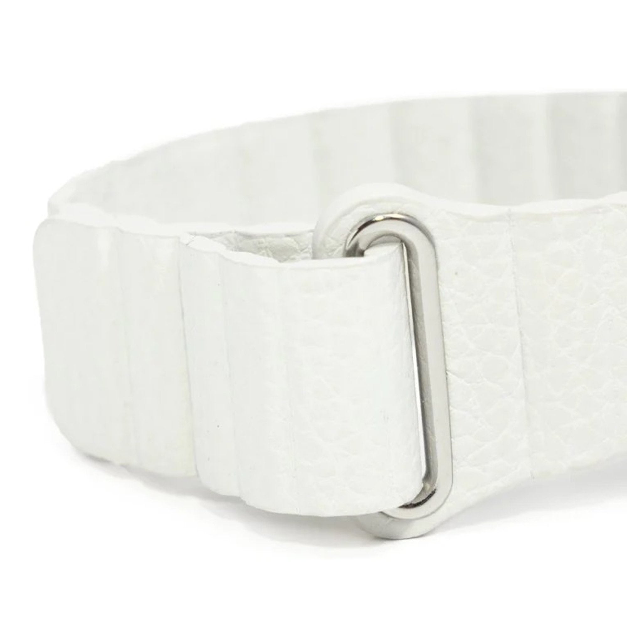 Comfort Band Embr Wave 2 White, Faux Vegan Leather, Packaging Type- Each