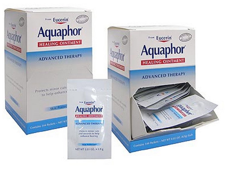 Hand and Body Moisturizer Aquaphor Advanced Therapy 0.9 Gram Individual Packet Unscented Ointment