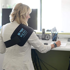 ice it maxcomfort cold therapy system for shoulder 13 x 16 inch ice it maxcomfort system cold pack with wrap mk723882ea