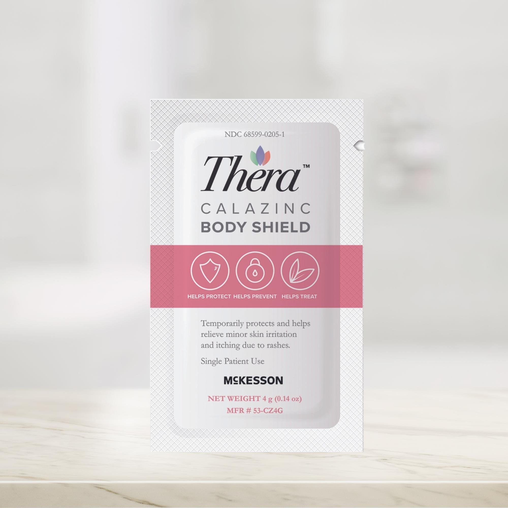 Crema protectora de piel Thera Calazinc Body Shield, 4 gramos, en sobre individual, con aroma a crema. Tipo de envase: estuche.