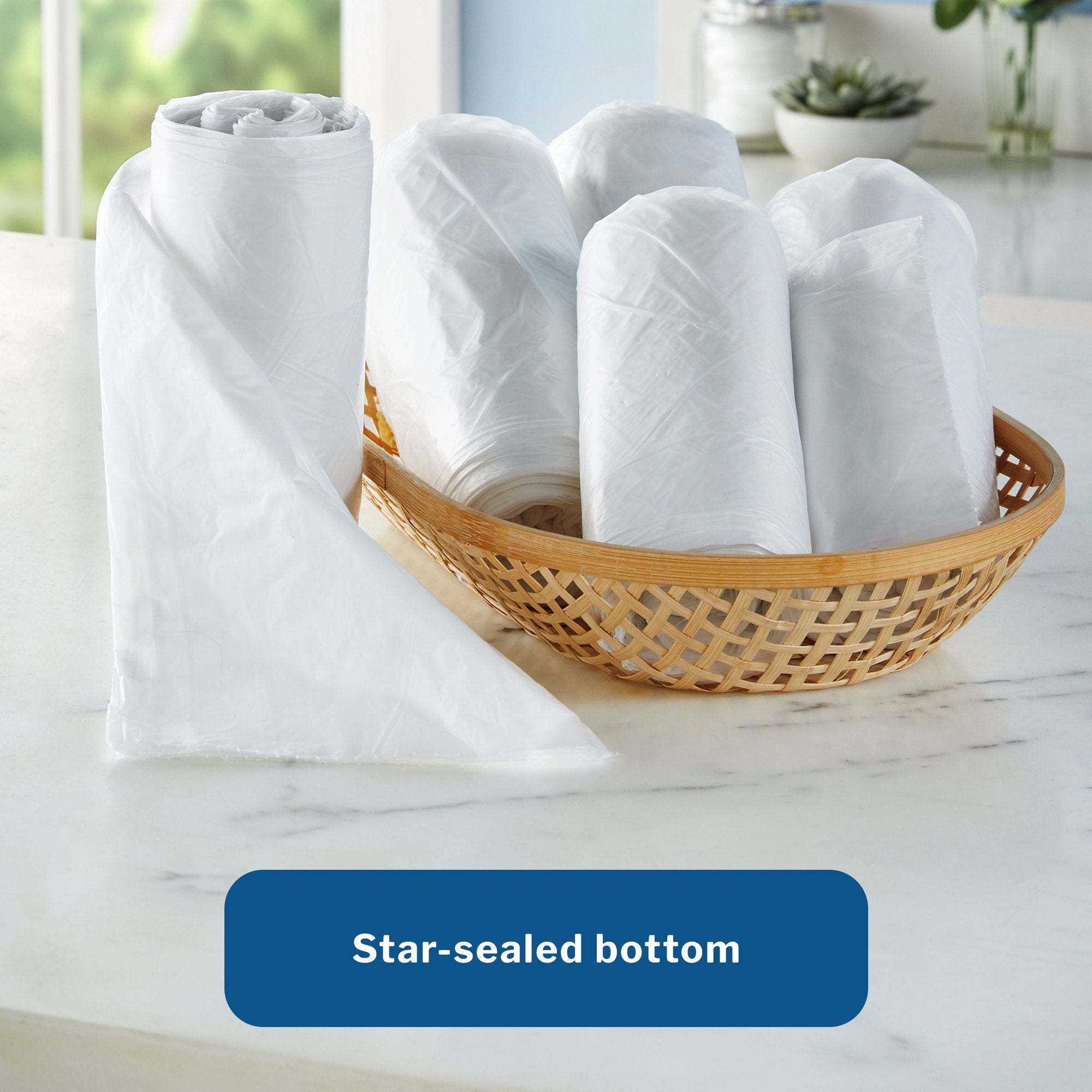 Durable clear trash bags coreless roll