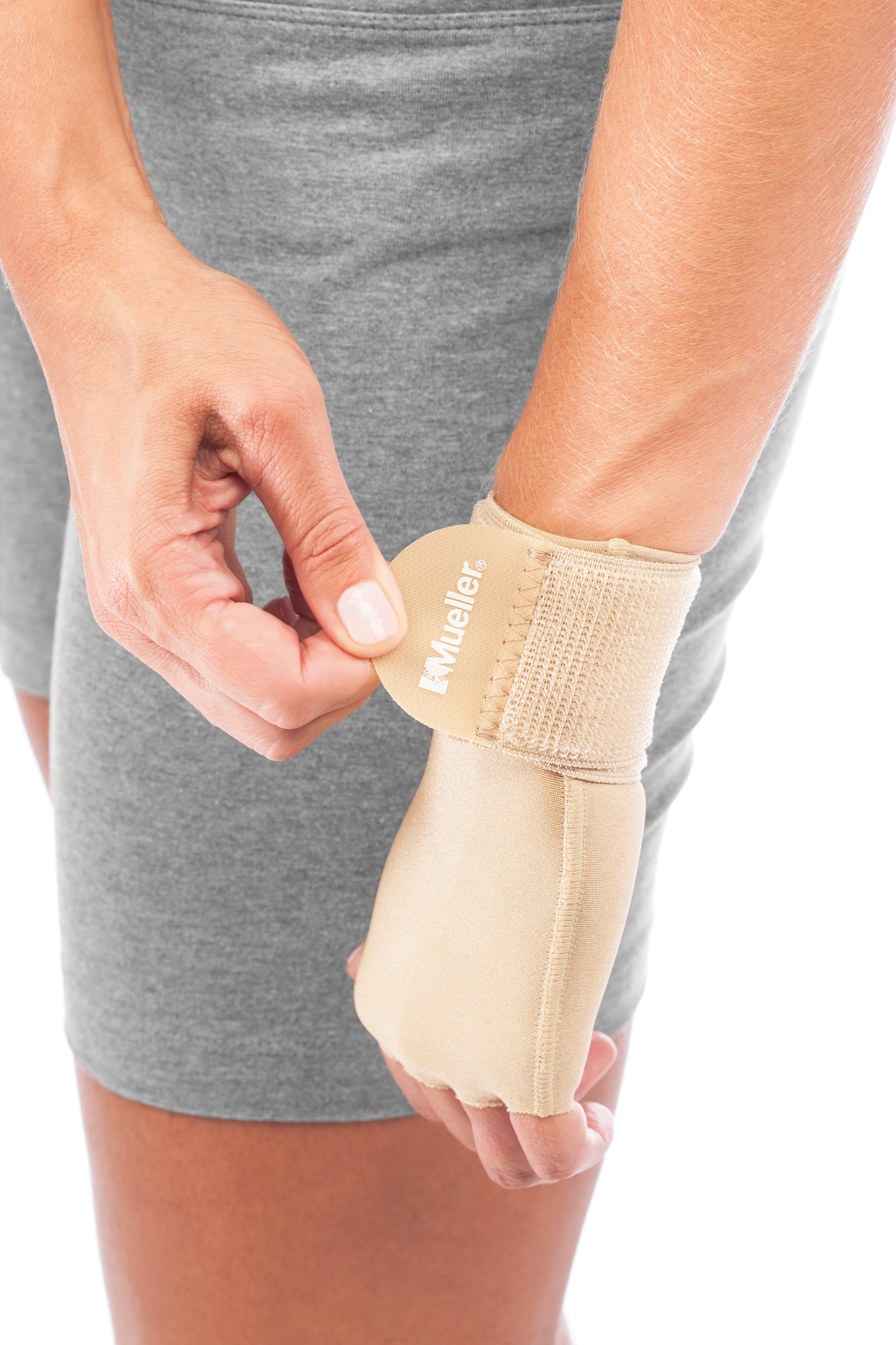 Compression Glove Mueller Compression & Support Gloves Fingerless Small / Medium Over-the-Wrist Length Ambidextrous,Packaging Type- Each