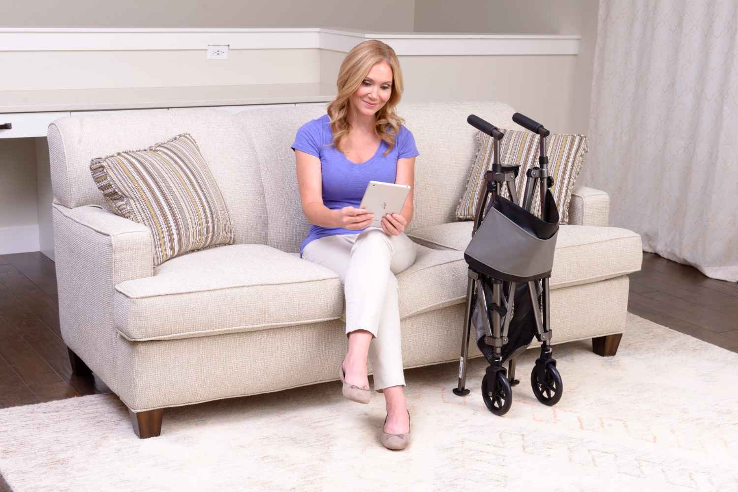 Elite Travel Walker – Lightweight, Foldable Mobility Aid for Easy Travel and Comfort. Perfect for Seniors and Individuals with Limited Mobility.