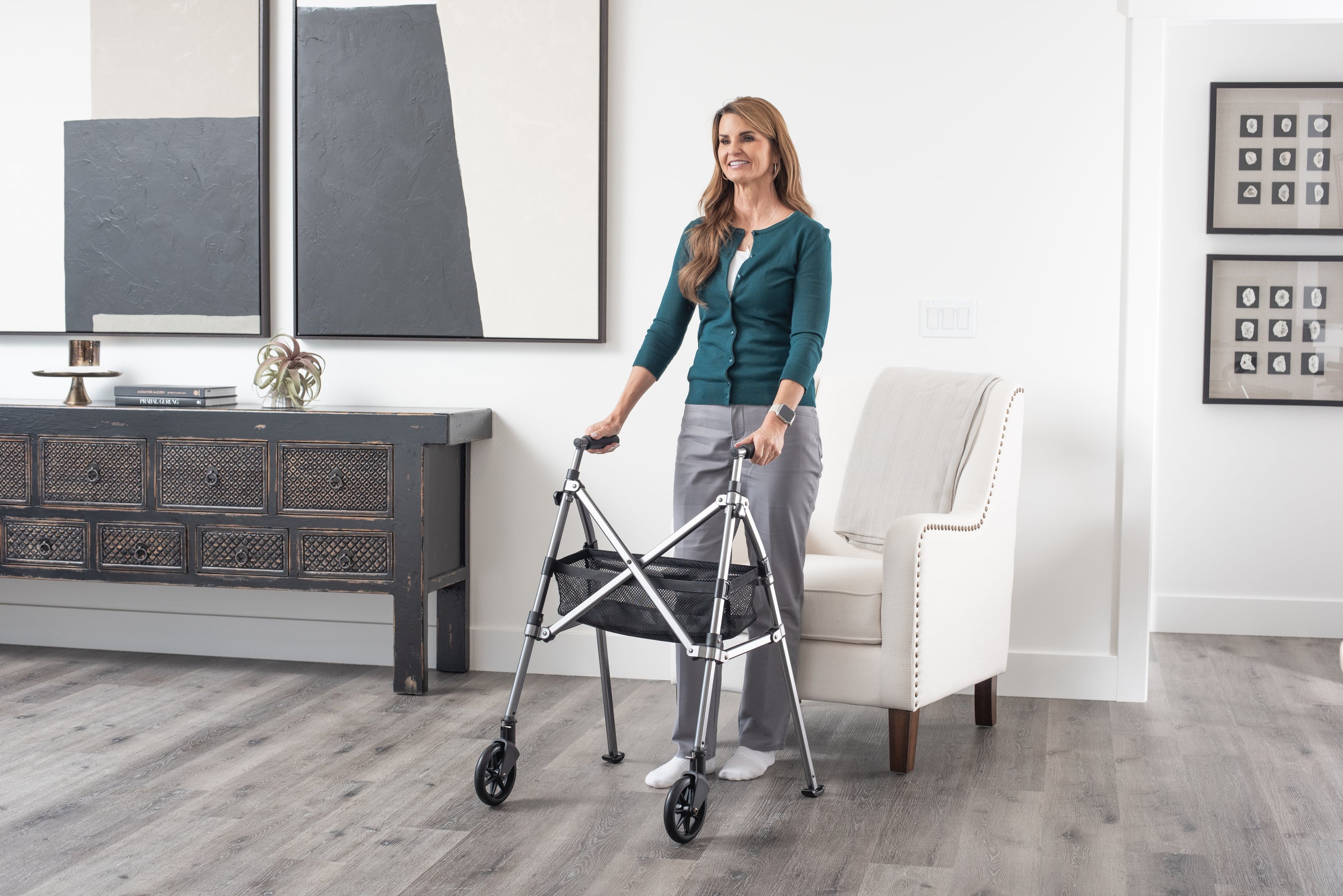 **Wonder Walker Plus - Lightweight and Durable Walking Aid for Enhanced Mobility | Ergonomic Design for Comfort and Stability**