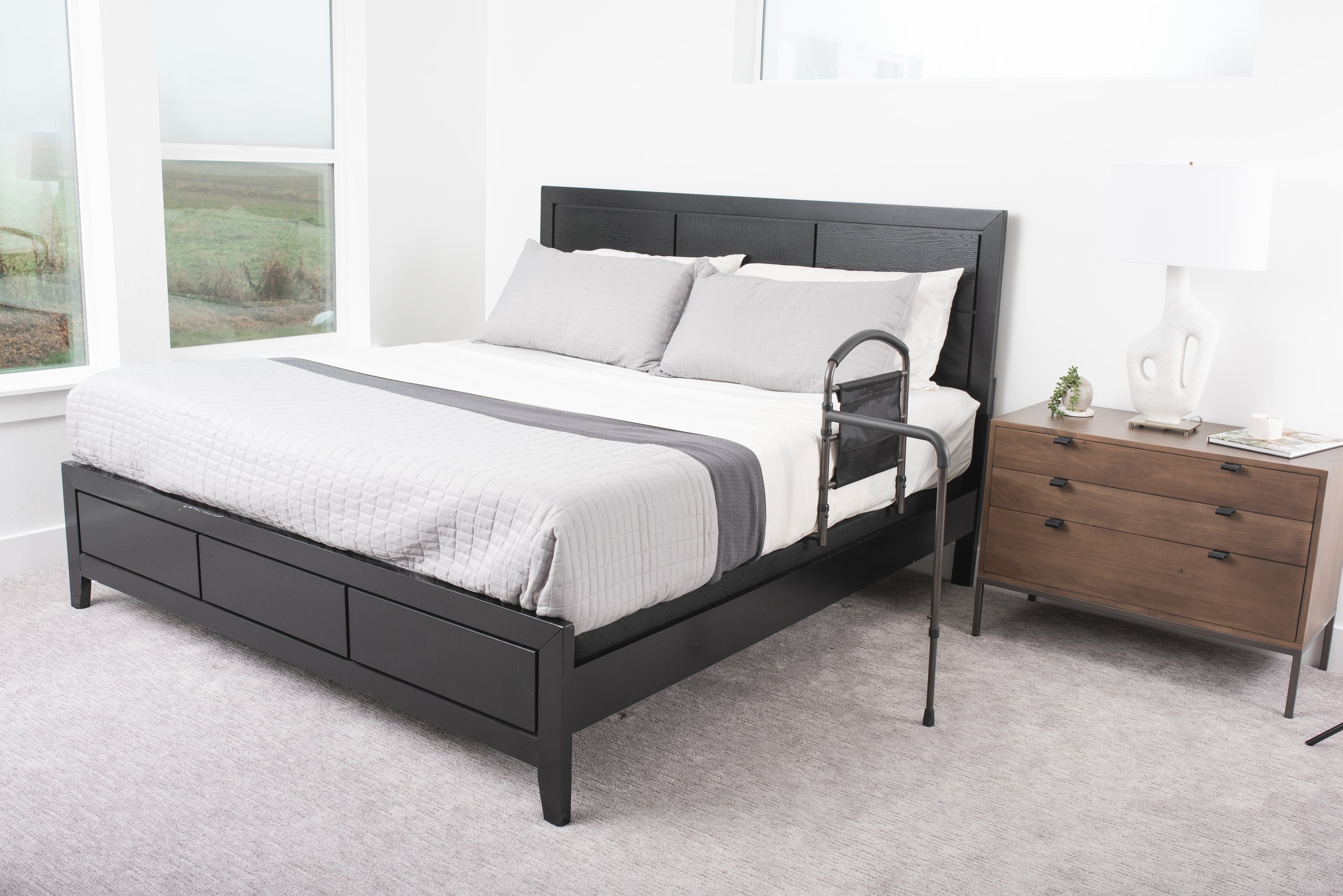 Wonder Mobility Rail - Durable, lightweight mobility aid for enhanced stability and safety. Ideal for effortless navigation in your home or outdoors.