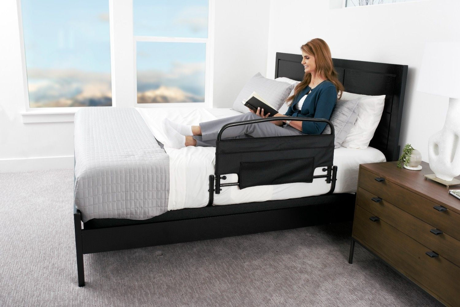 30" Safety Bed Rail with Padded Pouch - Enhance Safety and Comfort for Kids and Adults, Perfect for Preventing Falls and Easy to Install.