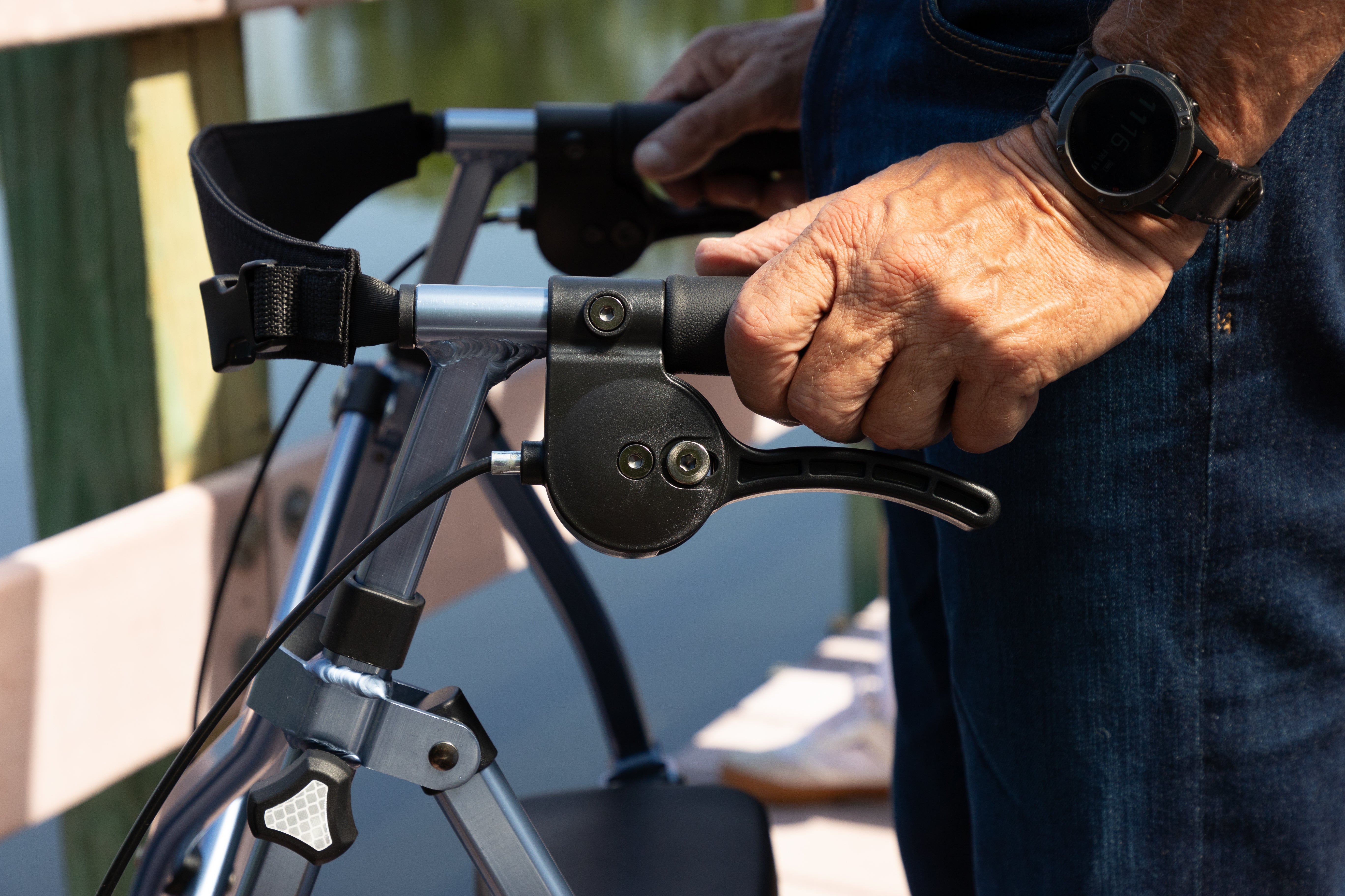 Wonder Rollator Plus - Lightweight, Durable Walker with 4 Wheels, Adjustable Handle Height, and Easy-Folding Design for Enhanced Mobility and Comfort.