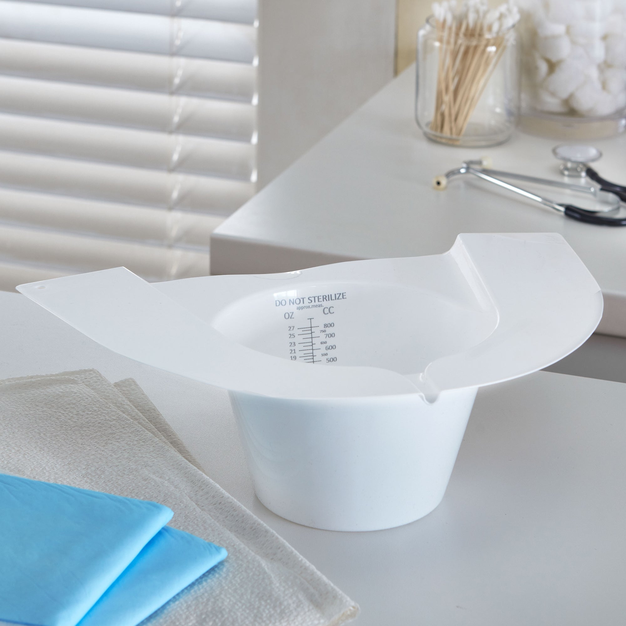 Commode Specimen Collector McKesson 800 mL (27 oz.) Without Closure Unprinted NonSterile, Packaging Type- Pack