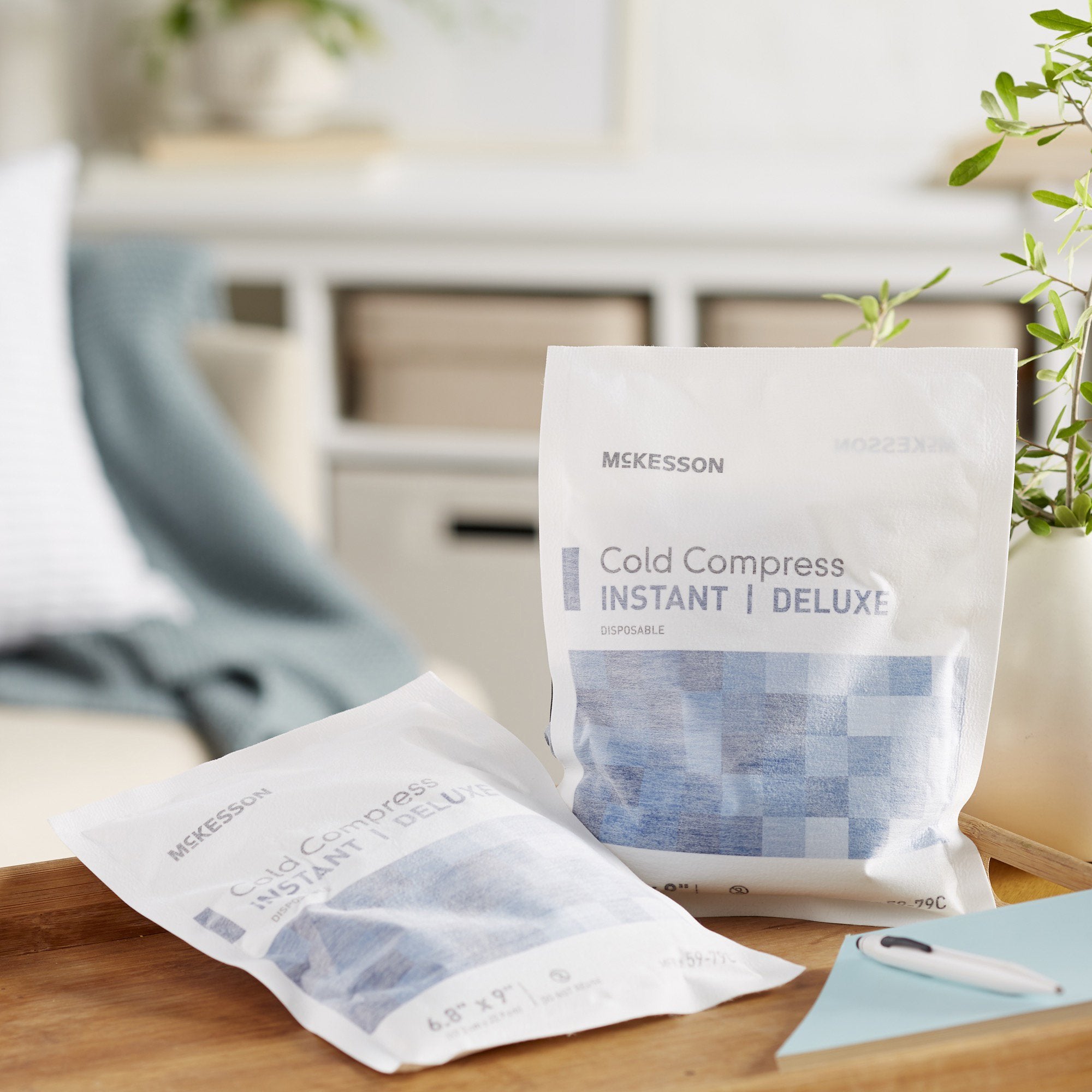 Instant Cold Pack McKesson Deluxe General Purpose Large 6-4/5 X 9 Inch Fabric / Calcium Ammonium Nitrate / Water Disposable, Packaging Type- Case