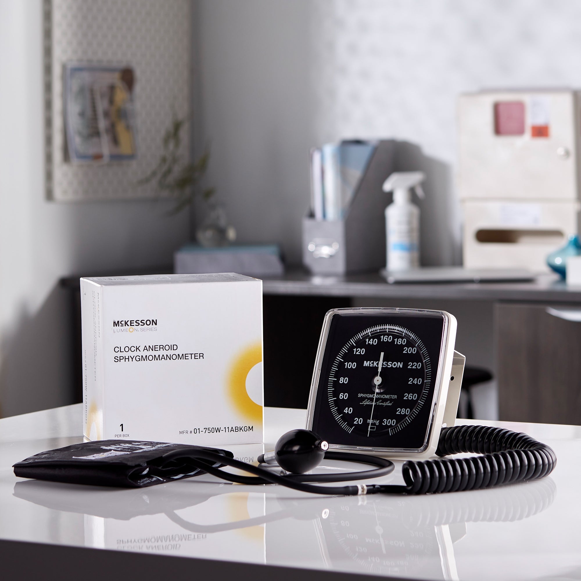 Aneroid Sphygmomanometer Unit McKesson LUMEON Adult Cuff Nylon Cuff 23 - 40 cm Wall Mount, Packaging Type- Case