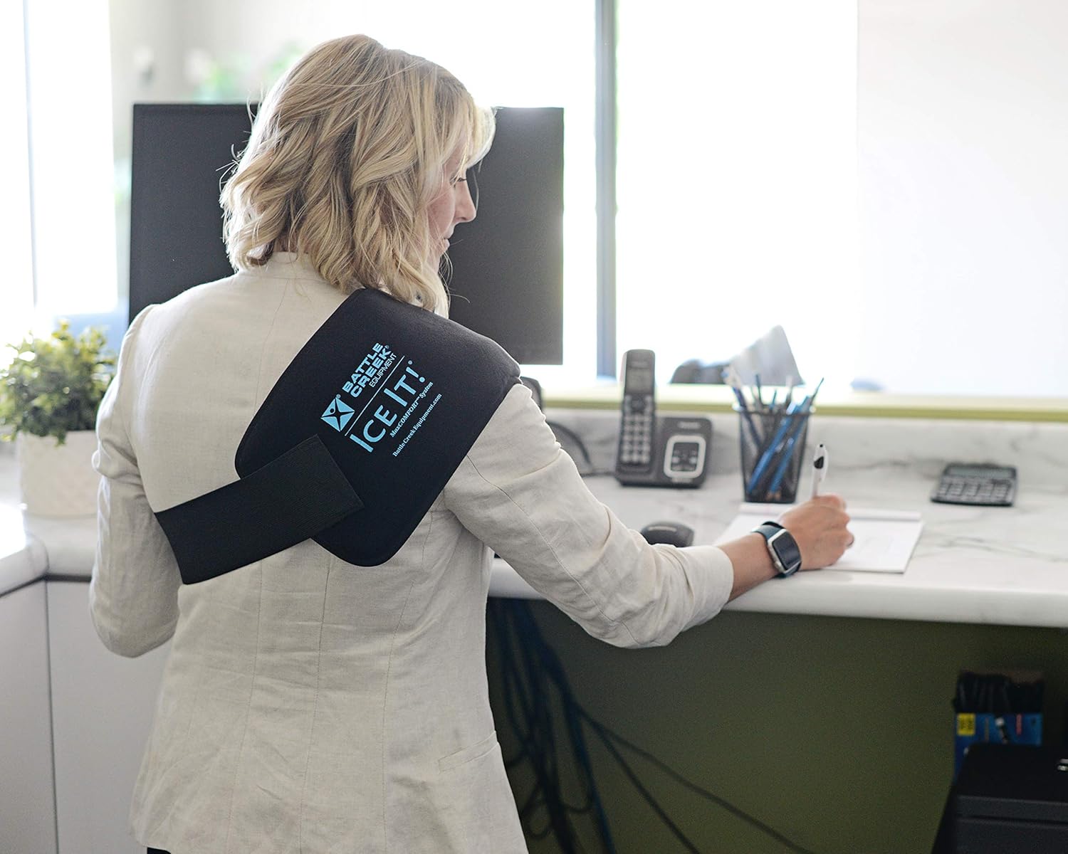 Cold Pack with Wrap Ice It! MaxCOMFORT System Shoulder 13 X 16 Inch Fabric / Foam / Vinyl / Gel Reusable,Packaging Type- Each