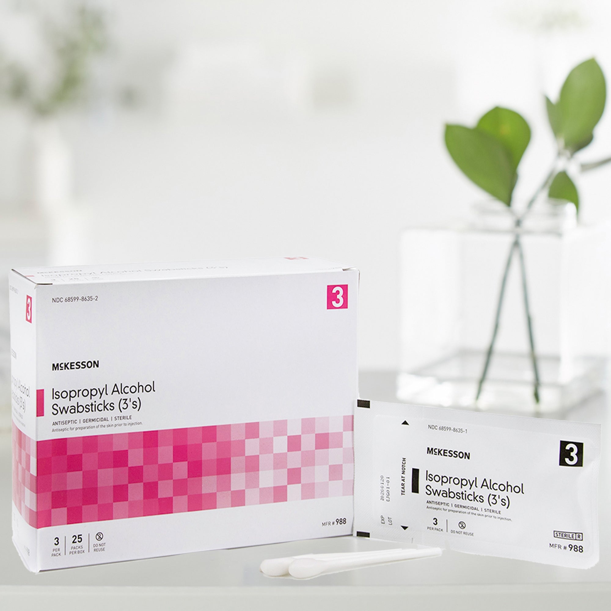 Hisopo impregnado con alcohol isopropílico McKesson al 70 %. Envase individual estéril. Tipo de embalaje: caja.