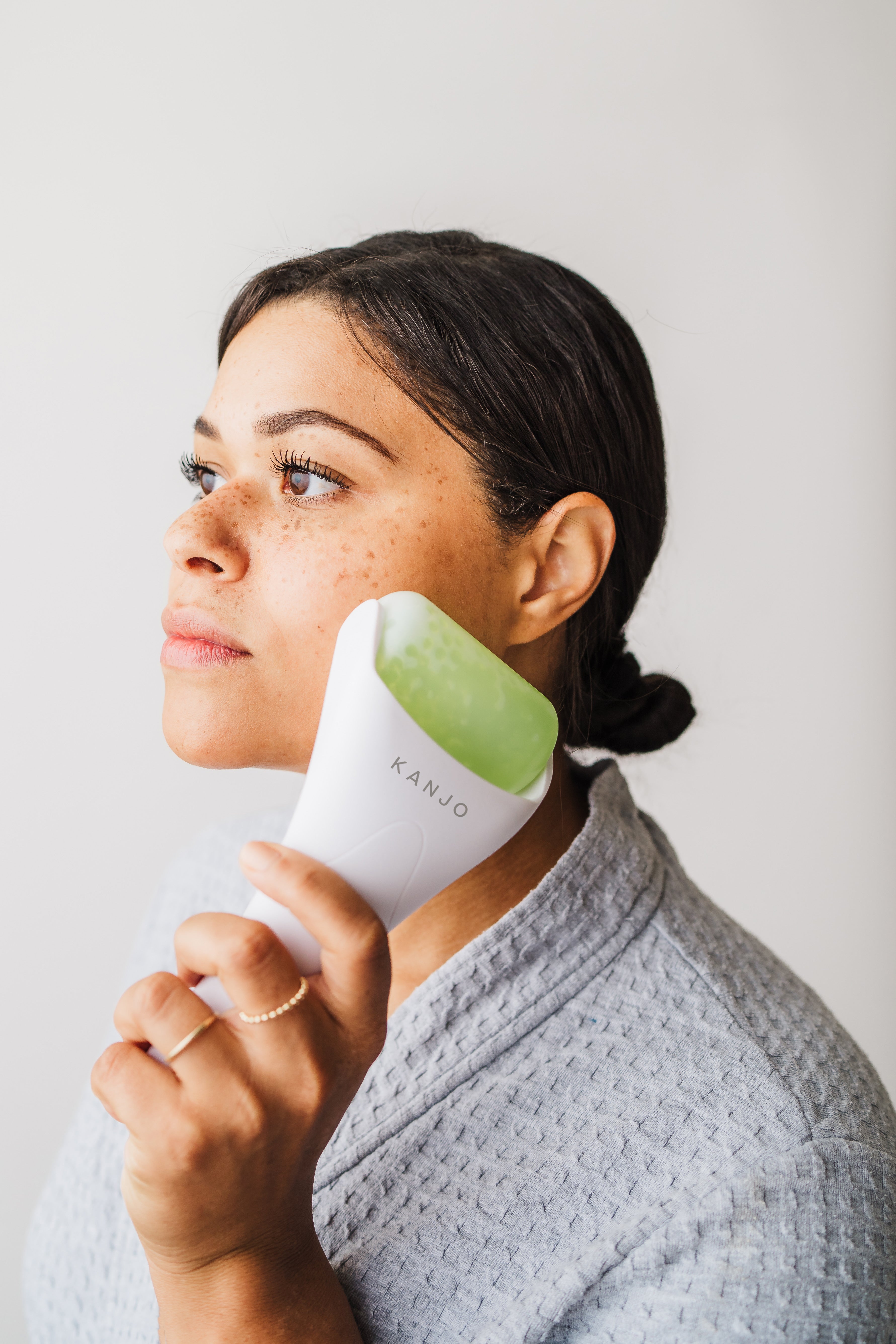Ice Therapy Massager Kanjo Facial 2-1/2 X 3-1/2 X 7-1/2 Inch Reusable, Packaging Type- Case